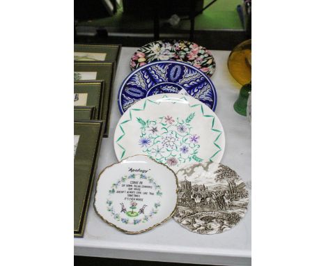 FIVE VARIOUS SIZED DECORATIVE PLATES TO INCLUDE SHELLEY, MYOTT ETC