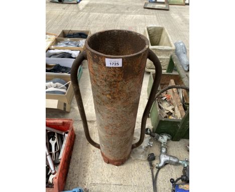 A MANUAL TWIN HANDLE POST KNOCKER