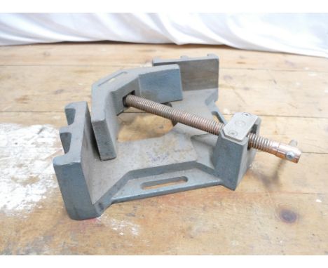 Heavy duty fabricators 9" corner clamp for welding.