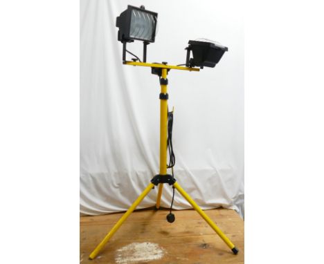 G.S. 500w twin headed telescopic halogen worklight on tripod stand.