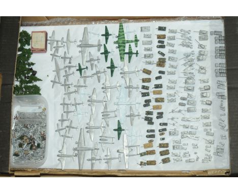 Heroics &amp; Ros - An Unboxed group of 1:300 Scale Military Figures &amp; Vehicles. Condition appears Good to Good Plus alth