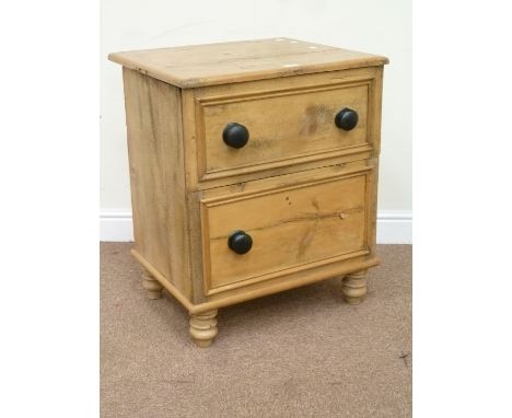 Victorian waxed pine commode chest, hinged top with liner, W61cm
