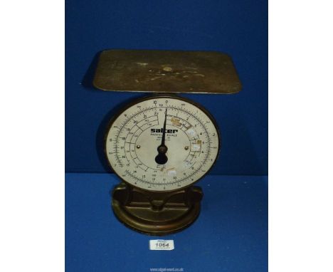 A Salters parcel Scales.