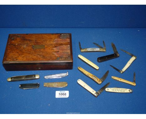A box of Penknives including; 'The Standard of Gold Leaf' by Geo. M. Whiley Ltd, Mother of Pearl, carved bone, etc.