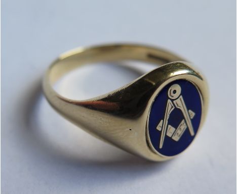 A 9ct Gold and Enamel Masonic Reverso Ring 