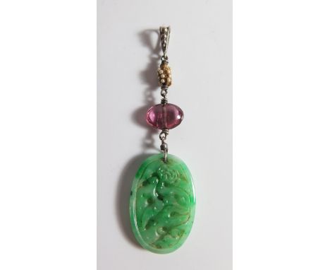 A Carved Green Jade, Glass and Sed Pearl pendant, 7.1cm 