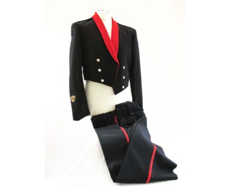 POST 1953 ROYAL ARTILLERY ARMY CADET FORCE WO'S MESS DRESS TUNIC Black cloth tunic with scarlet collar. Staybrite buttons and