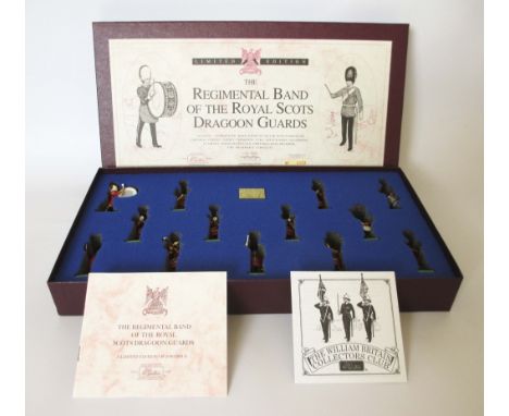 BRITAIN'S LTD EDITION SET DIE CAST TOY SOLDIERS ROYAL SCOTS DRAGOON GUARDS BAND Boxed set of 1:32nd scale, hand painted figur