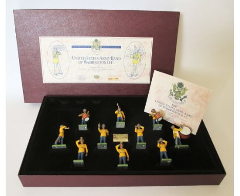 BRITAIN'S LTD EDITION SET DIE CAST TOY SOLDIERS US ARMY BAND OF WASHINGTON DC Boxed set of 1:32nd scale, hand painted figures