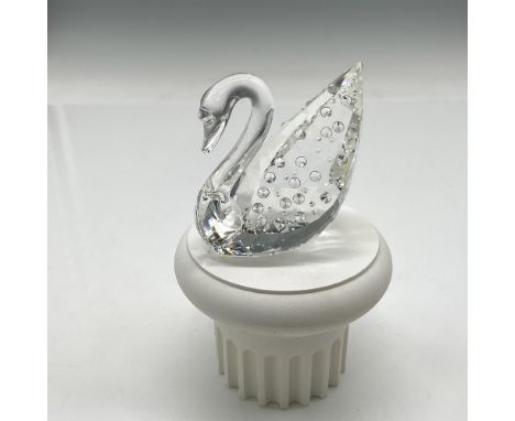 Lovely swan with smooth crystal head and neck. Swans' wings are adorned with crystal rhinestones representing 1 for each year