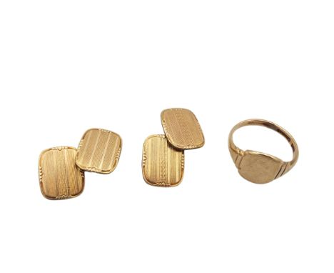 A 9ct gold signet ring, 4.81g Size R together with a pair of gold plated cufflinks. (3)&nbsp;