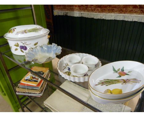 Collection of Royal Worcester Evesham pattern dinner ware and a Brenda Piper flower head design studio pottery Bowl