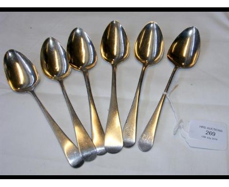 A set of six silver dessertspoons - 6oz 