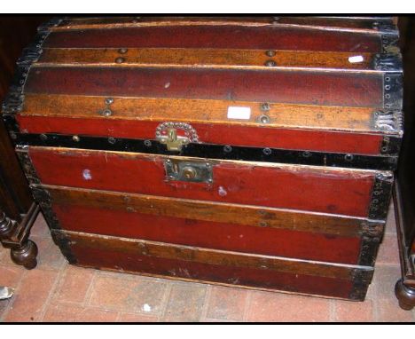 Antique dome top trunk 