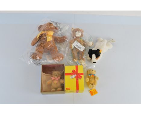 Five assorted Steiff bears, including Cosy Bear 2017, 26 Gold (both sealed in bags with certificates), Jackie 1953 Replica (b