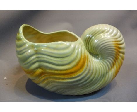 Shorter & Son ceramic vase in the form of a shell, H. 15cm