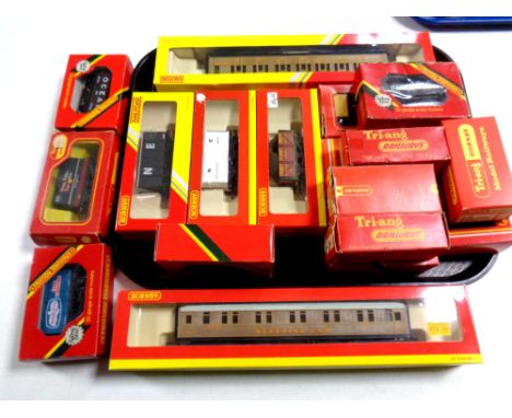 A tray containing Hornby Railways 00 scale, sleeper cars, wagons etc, all boxed (18)  