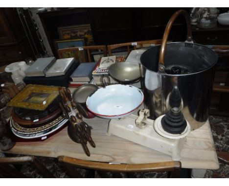 A SET OF VINTAGE KITCHEN SCALES, kitchenalia, wooden items and sundries