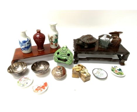 A small colllection of mixed Chinese items to include snuff trays, White metal snuff bowls, miniature vases, Yi-Xiang terraco