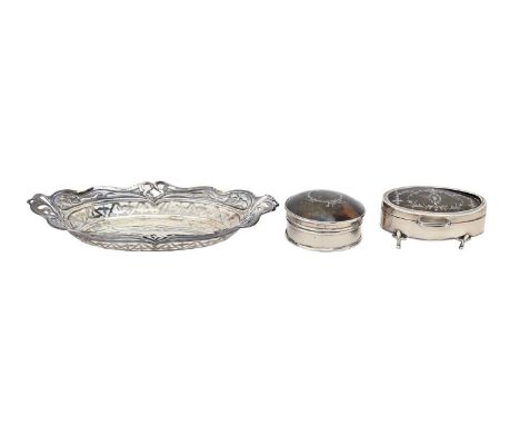 Two George V silver inlaid tortoiseshell inset trinket boxes, round and oval, 86mm l, by Walker &amp; Hall or another, both B