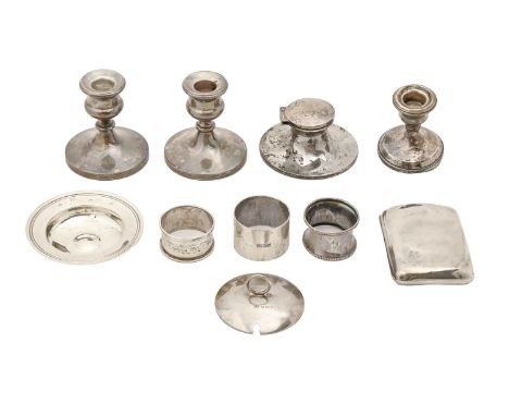 Miscellaneous English silver articles, early 20th c and later, to include a cigarette case, capstan inkwell, one and a pair o