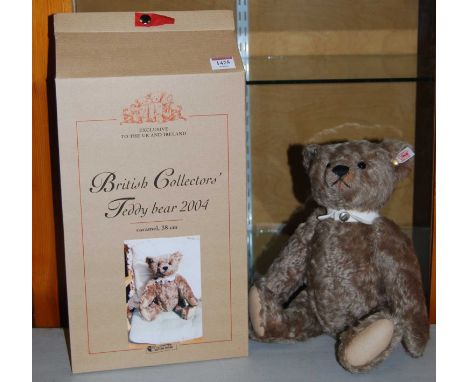 A boxed Steiff 'as-new' British Collectors teddy-bear, 2004, serial number 661372, with white tag in ear