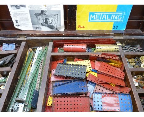 VINTAGE &amp; LATER MECCANO &amp; A BOXED NO 8 LEGO SET - the bulk contained in a lidded wooden box, 14.5cms H, 8.5cms W, 39.