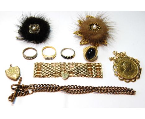 9ct gold gate bracelet and various gilt items.   Condition Report  10g
