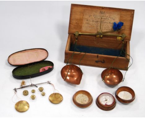 Set of 19th century brass and copper tea scales, makers William Williams & Sons of 127 Cannon Street, London, the oak box wit