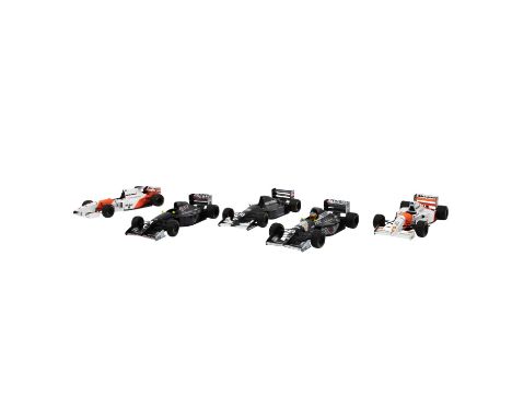 MINICHAMPS (Paul's Model Art) 5-tlg Konvolut Formel 1 Fahrzeuge im Maßstab 1:18, darunter "Mc Laren MP", 2x "Sauber Mercedes 