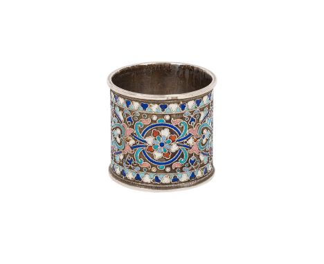 RUSSLAND Cloisonné-Serviettenring, Silber, 20. Jh. ein einzelner Serviettenring, mit Emaille, D. ca. 4,5 cm, Marken: verschla