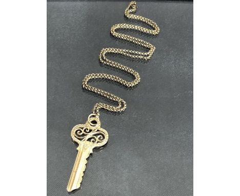 9ct Gold Hallmarked Chain a 9ct Gold key total weight approx 16g