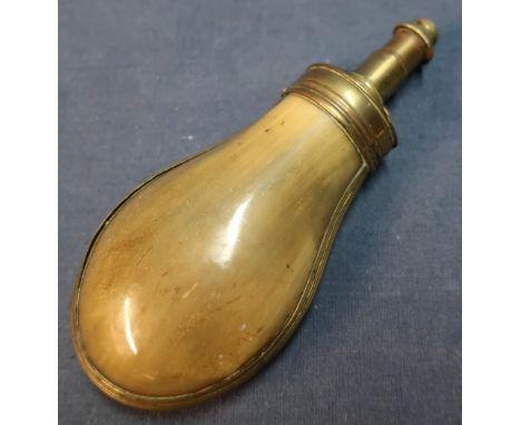 19th C pressed cow horn pistol flask with plunger top, with flattened horn to one side and convex to the other (overall lengt