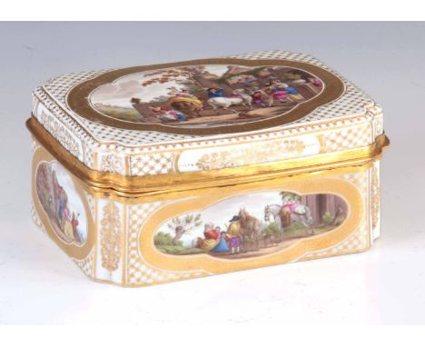 A FINE LATE 19TH CENTURY "MEISSEN" RICHLY GILT METAL MOUNTED PORCELAIN LADIES DRESSING TABLE CASKET WITH FITTED NECESSAIRE IN