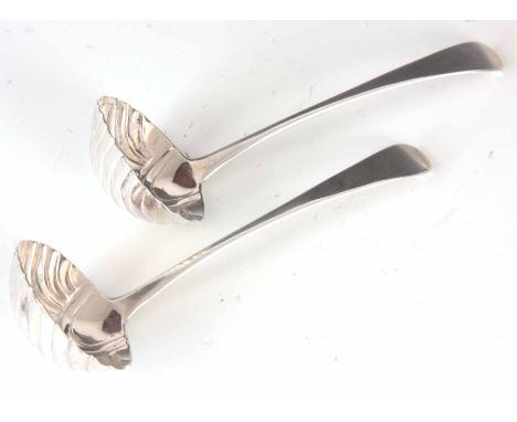 A PAIR OF GEORGE III SAUCE LADLES with shell style bowls and plain handles 17.5cm long, app. 3 troy oz. - Paul Storr, London 
