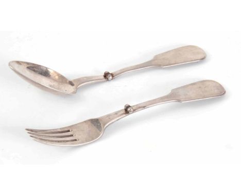 A 19TH CENTURY RUSSIAN SILVER CAMPAIGN SPOON AND FORK with sprung folding hinge hallmarked for 1856 both 20.5cm long when unf