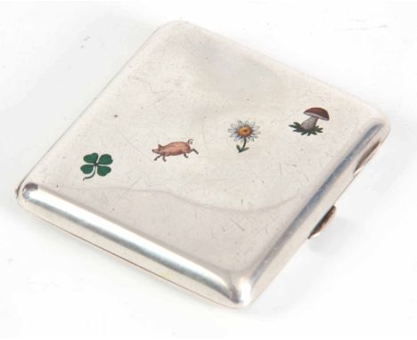 AN EARLY 20TH CENTURY SILVER AND ENAMEL CONTINENTAL CIGARETTE BOX decorated with a four leaf clover, pig, daisy and mushroom 