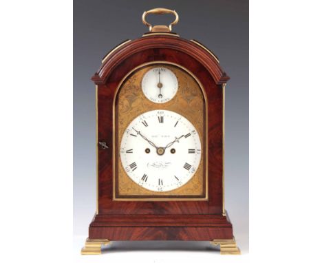 ROBERT WOOD, LONDON. A SMALL LATE 18TH CENTURY TRIPLE PAD TOP QUARTER CHIMING BRACKET CLOCK having an arched figured mahogany