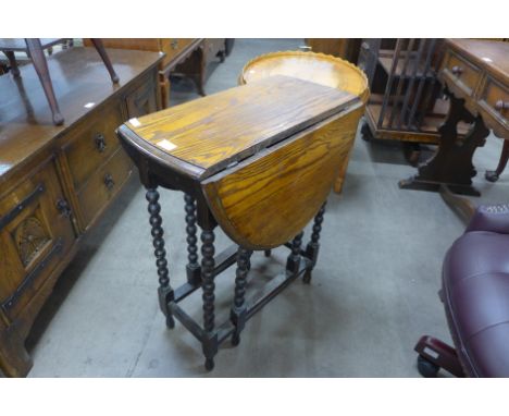 An oak bobbin turned gateleg table 