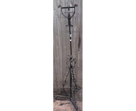 VINTAGE WROUGHT IRON LAMP STAND