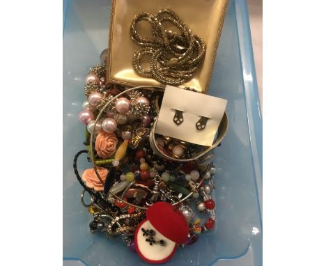 TUB OF MISC COSTUME JEWELLERY INCL; RED APPLE RING BOX