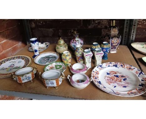 SHELF WITH QTY OF ORIENTAL STYLE CHINAWARE INCL; VASES, LAMP BASE, PLATES