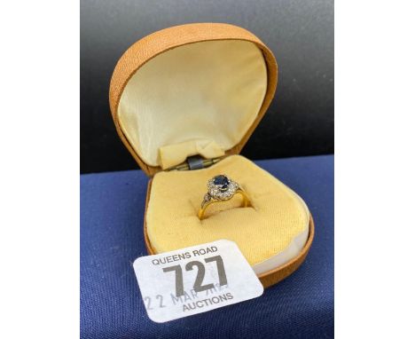 BLUE SAPPHIRE &amp; WHITE STONE 18ct RING, SIZE 'L', 3.8g