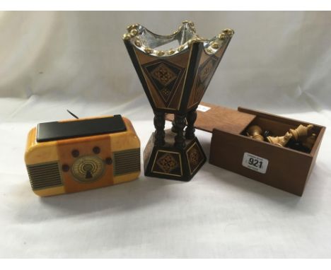 SMALL VINTAGE PLASTIC IF SI NICOLETTA RADIO, BOX OF PLASTIC CHESS PIECES &amp; AN INCENSE HOLDER