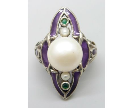 A statement silver pearl set ring with enamel and plique-a-jour detail, Q/R, 9.3g