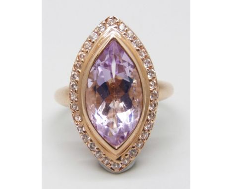A silver rose gold gilt amethyst set ring, 2.5cm, R
