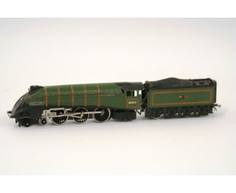 A Wrenn 3211 4-6-2 engine and tender, "Mallard" 60022, BR green, one bogie wheel missing tyre, chips to cab roof paint, hand 