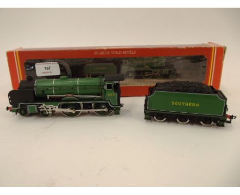 A Hornby R380 4-4-0 engine and tender, Schools Class, "Stowe", Southern green 928, with smoke oil, (B.G.)