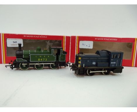 A Hornby R316 Class J83 0-6-0 tank engine, LNER lined green 8473 (B.G.) and an R874 Class 05 shunter 06005, link coupling fit