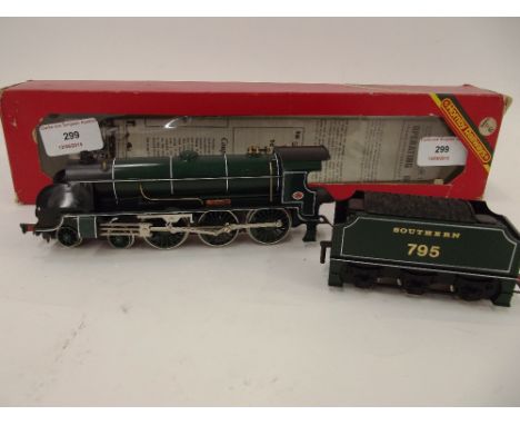 A Hornby R154 4-6-0 engine and tender, "Sir Dinadarn", lined green Sothern 795, with instructions, box scuffed, (B.D.N.M.)